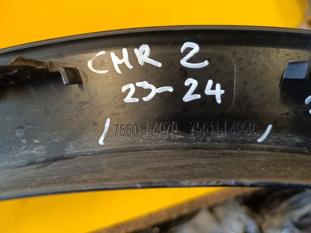 bontott TOYOTA C-HR Jobb első Sárvédő Díszléc