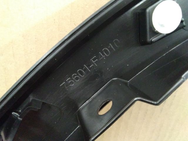 bontott TOYOTA C-HR Jobb első Sárvédő Díszléc