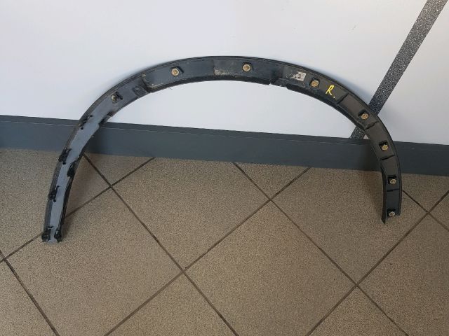 bontott TOYOTA C-HR Jobb első Sárvédő Szélesítő