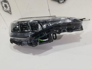 bontott TOYOTA C-HR Jobb Fényszóró