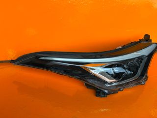 bontott TOYOTA C-HR Jobb Fényszóró