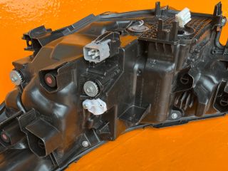bontott TOYOTA C-HR Jobb Fényszóró