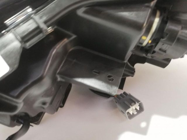 bontott TOYOTA C-HR Jobb Fényszóró