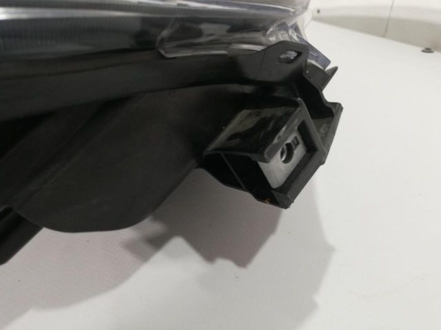 bontott TOYOTA C-HR Jobb Fényszóró