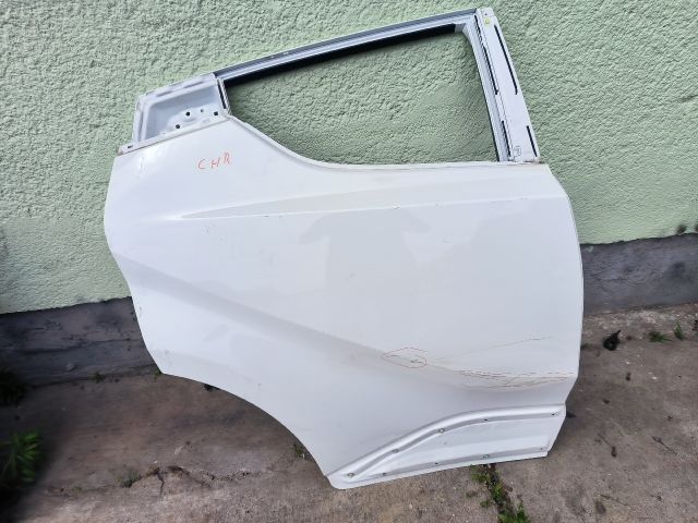 bontott TOYOTA C-HR Jobb hátsó Ajtó (Részeivel)