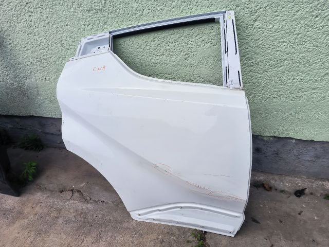 bontott TOYOTA C-HR Jobb hátsó Ajtó (Részeivel)