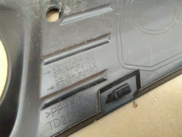 bontott TOYOTA C-HR Jobb Ködlámpa Rács