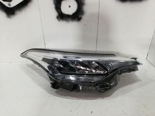 bontott TOYOTA C-HR Jobb Ledes Fényszóró