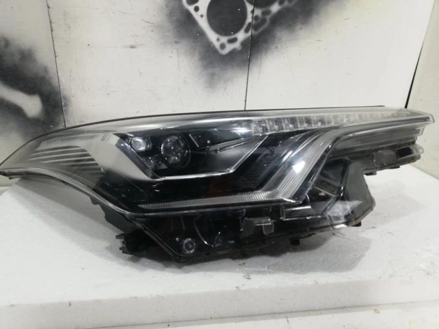 bontott TOYOTA C-HR Jobb Ledes Fényszóró