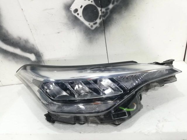 bontott TOYOTA C-HR Jobb Ledes Fényszóró