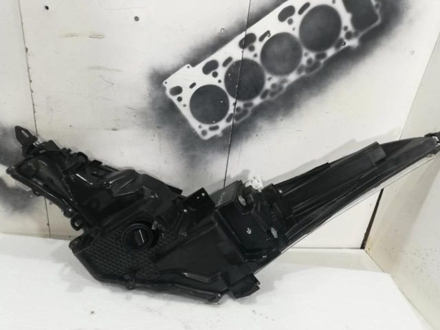 bontott TOYOTA C-HR Jobb Ledes Fényszóró