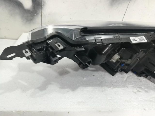 bontott TOYOTA C-HR Jobb Ledes Fényszóró