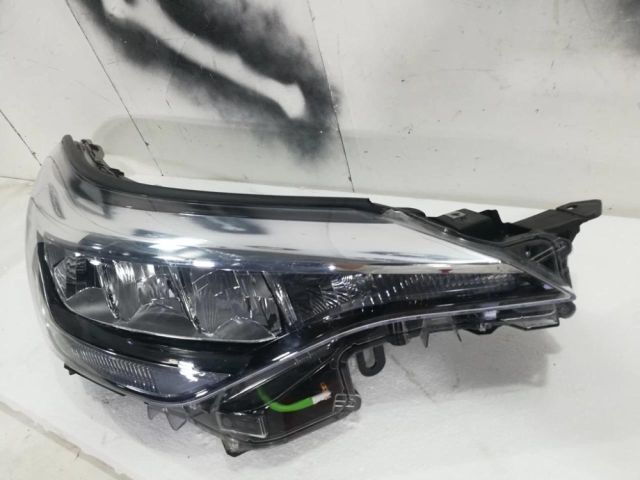 bontott TOYOTA C-HR Jobb Ledes Fényszóró