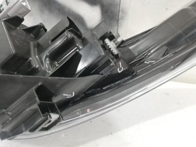 bontott TOYOTA C-HR Jobb Ledes Fényszóró