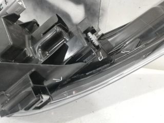 bontott TOYOTA C-HR Jobb Ledes Fényszóró