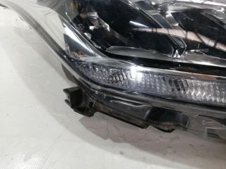 bontott TOYOTA C-HR Jobb Ledes Fényszóró