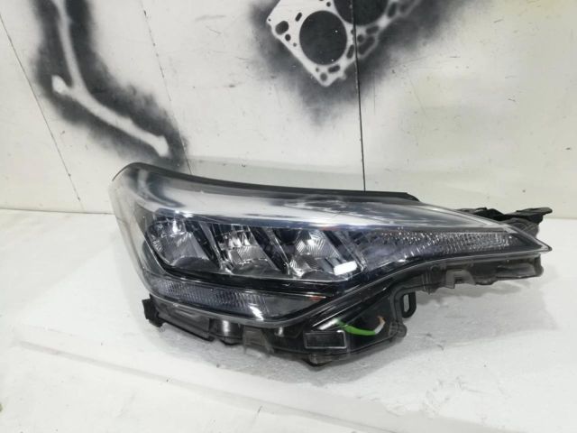 bontott TOYOTA C-HR Jobb Ledes Fényszóró