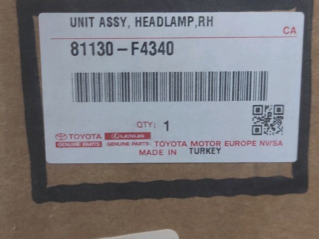 bontott TOYOTA C-HR Jobb Ledes Fényszóró