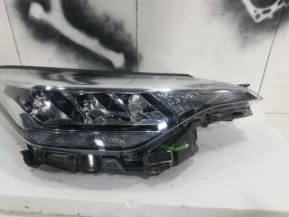 bontott TOYOTA C-HR Jobb Ledes Fényszóró
