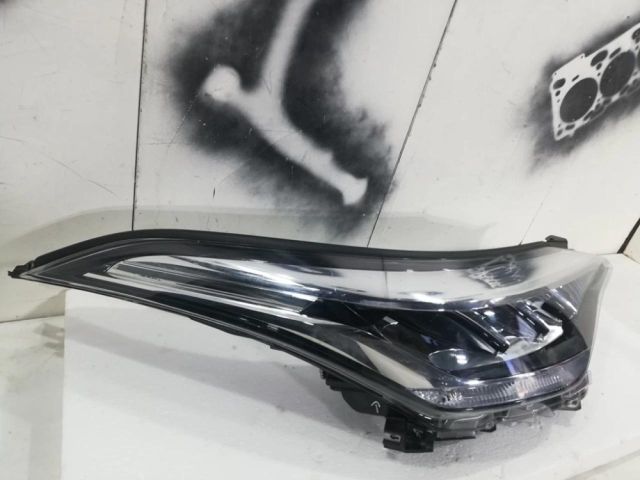 bontott TOYOTA C-HR Jobb Ledes Fényszóró