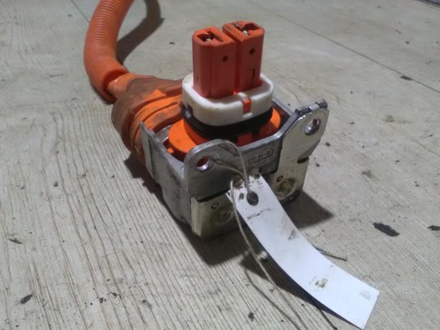 bontott TOYOTA C-HR Pozitív Kábel