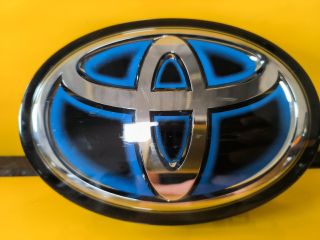 bontott TOYOTA CAMRY Első Embléma