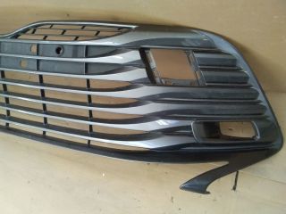 bontott TOYOTA CAMRY Első Lökhárító Alsó Középső Díszrács