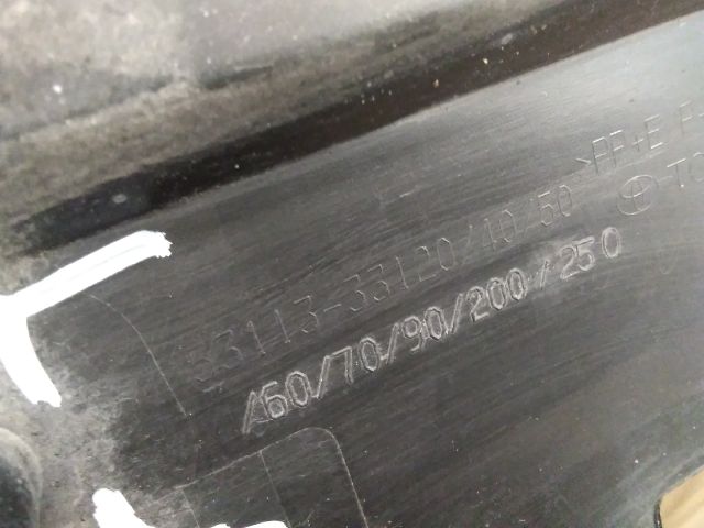 bontott TOYOTA CAMRY Első Lökhárító Alsó Középső Díszrács