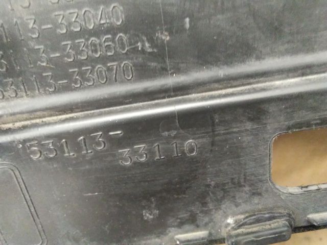 bontott TOYOTA CAMRY Első Lökhárító Alsó Középső Díszrács