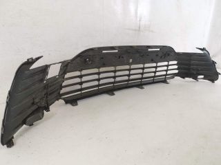 bontott TOYOTA CAMRY Első Lökhárító Alsó Középső Díszrács