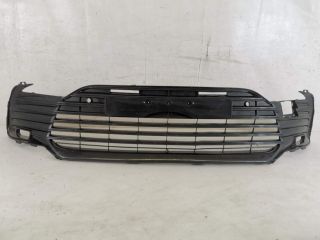 bontott TOYOTA CAMRY Első Lökhárító Alsó Középső Díszrács