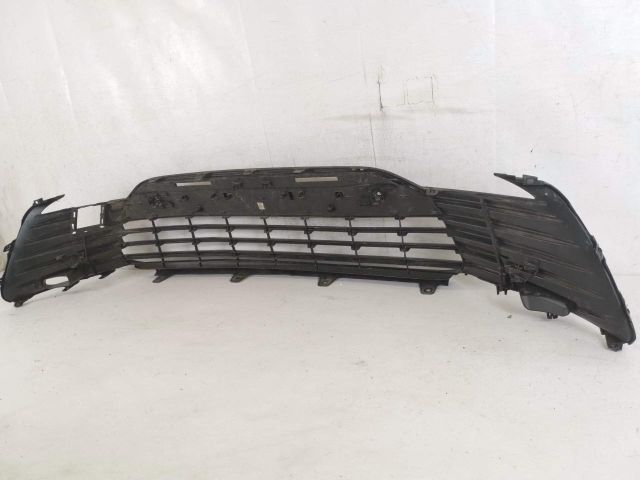 bontott TOYOTA CAMRY Első Lökhárító Alsó Középső Díszrács