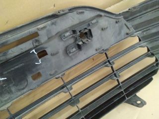 bontott TOYOTA CAMRY Első Lökhárító Alsó Középső Díszrács