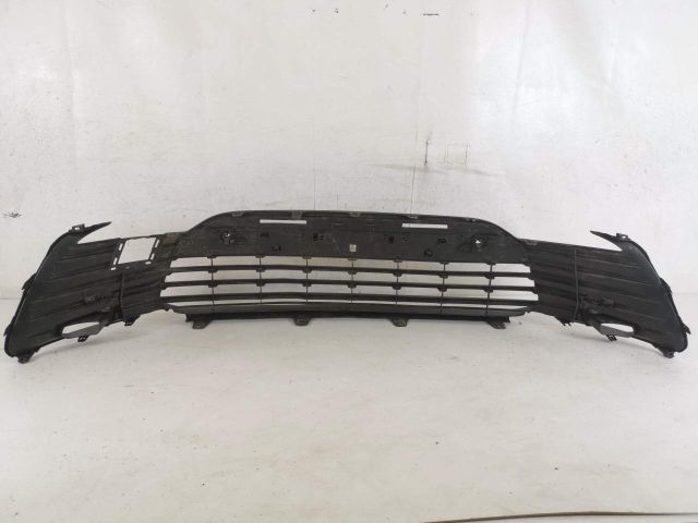 bontott TOYOTA CAMRY Első Lökhárító Alsó Középső Díszrács