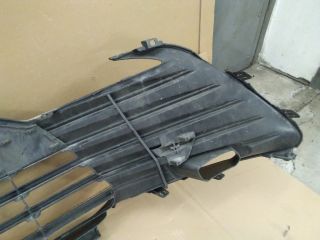 bontott TOYOTA CAMRY Első Lökhárító Alsó Középső Díszrács