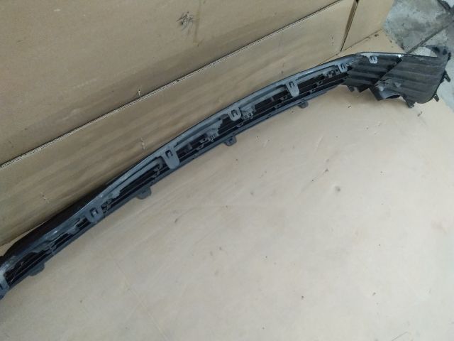 bontott TOYOTA CAMRY Első Lökhárító Alsó Középső Díszrács