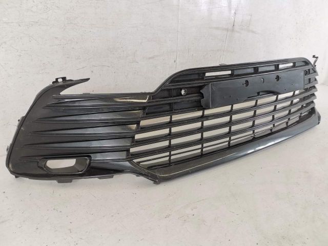 bontott TOYOTA CAMRY Első Lökhárító Alsó Középső Díszrács