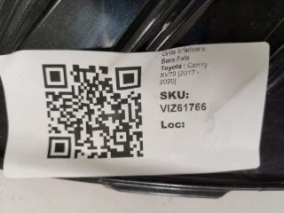 bontott TOYOTA CAMRY Első Lökhárító Alsó Középső Díszrács