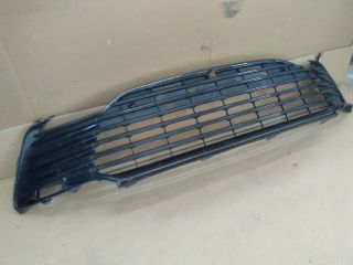 bontott TOYOTA CAMRY Első Lökhárító Alsó Középső Díszrács