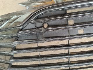 bontott TOYOTA CAMRY Első Lökhárító (Részeivel)