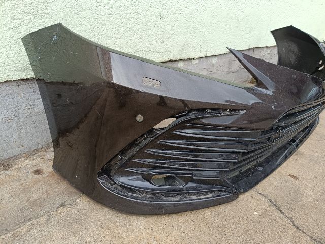 bontott TOYOTA CAMRY Első Lökhárító (Részeivel)