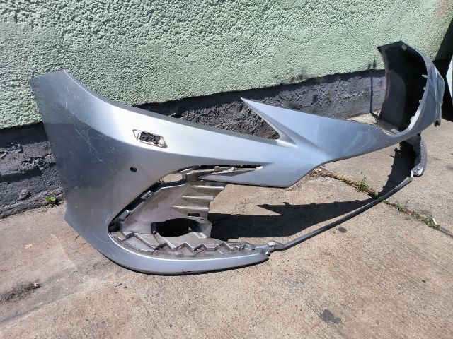 bontott TOYOTA CAMRY Első Lökhárító (Üresen)