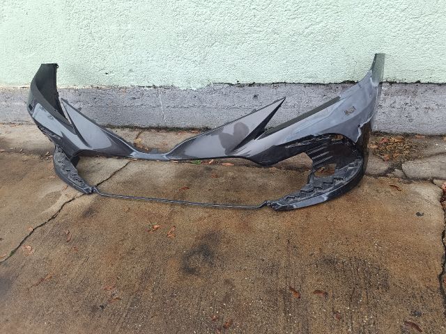 bontott TOYOTA CAMRY Első Lökhárító (Üresen)