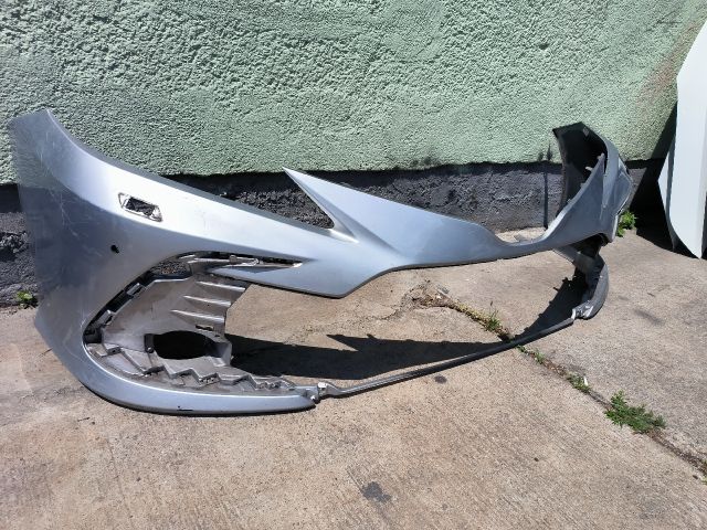 bontott TOYOTA CAMRY Első Lökhárító (Üresen)