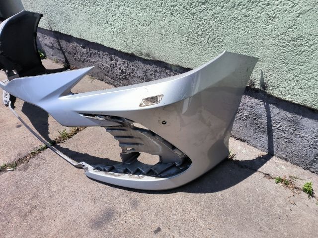 bontott TOYOTA CAMRY Első Lökhárító (Üresen)