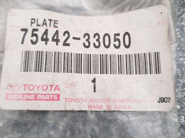 bontott TOYOTA CAMRY Hátsó Embléma