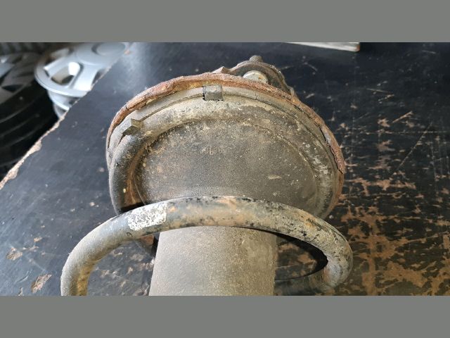 bontott TOYOTA CARINA Bal első Gólyaláb (Lengécsillapító, Rugó)