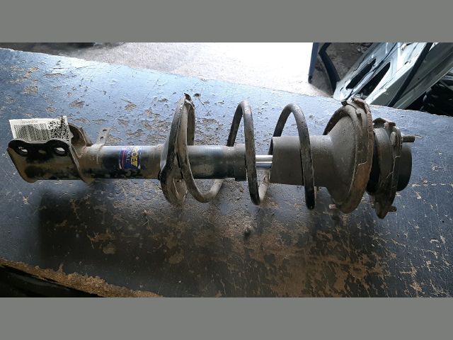 bontott TOYOTA CARINA Bal első Gólyaláb (Lengécsillapító, Rugó)