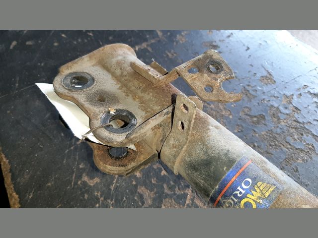 bontott TOYOTA CARINA Bal első Gólyaláb (Lengécsillapító, Rugó)