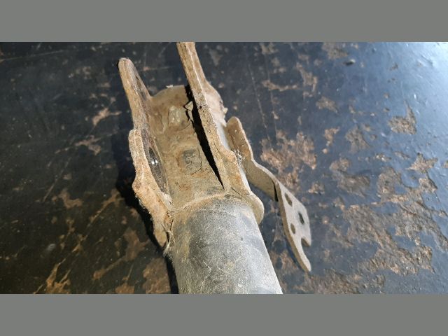 bontott TOYOTA CARINA Bal első Gólyaláb (Lengécsillapító, Rugó)